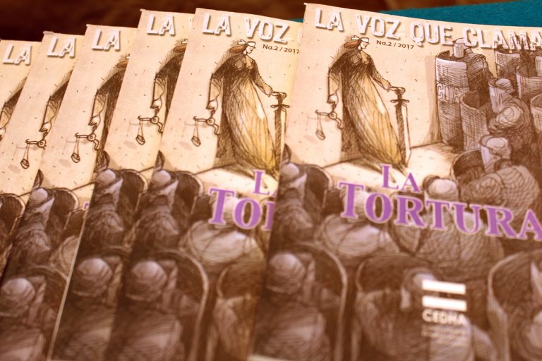 Presenta Cedha la revista La Voz que Clama, dedicada a la tortura