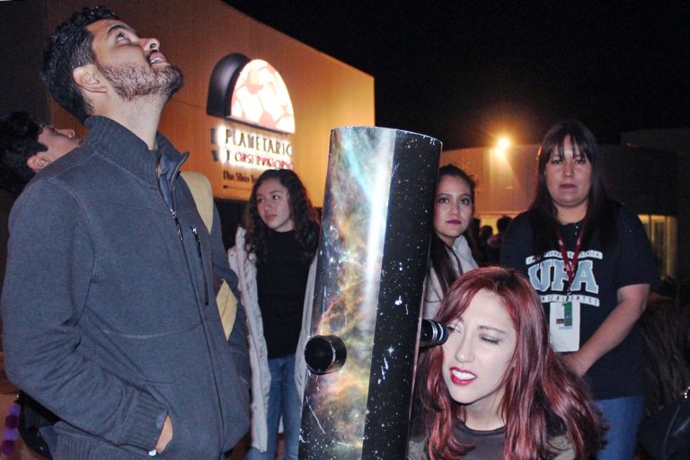 422 personas asistieron al programa Descubre la Noche