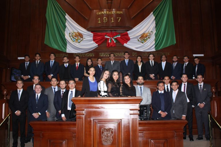 Universitarios realizaron ejercicio legislativo en el Congreso de Aguascalientes