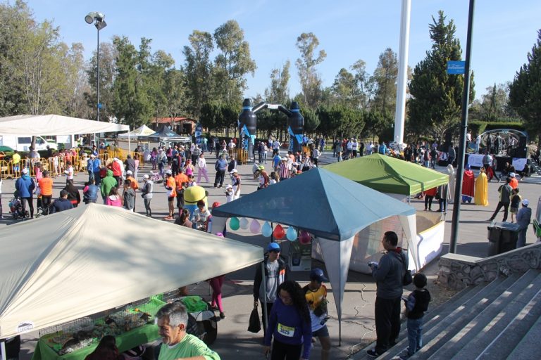 Asistieron más de cuatro mil personas a la Carrera de Reyes en el Rodolfo Landeros