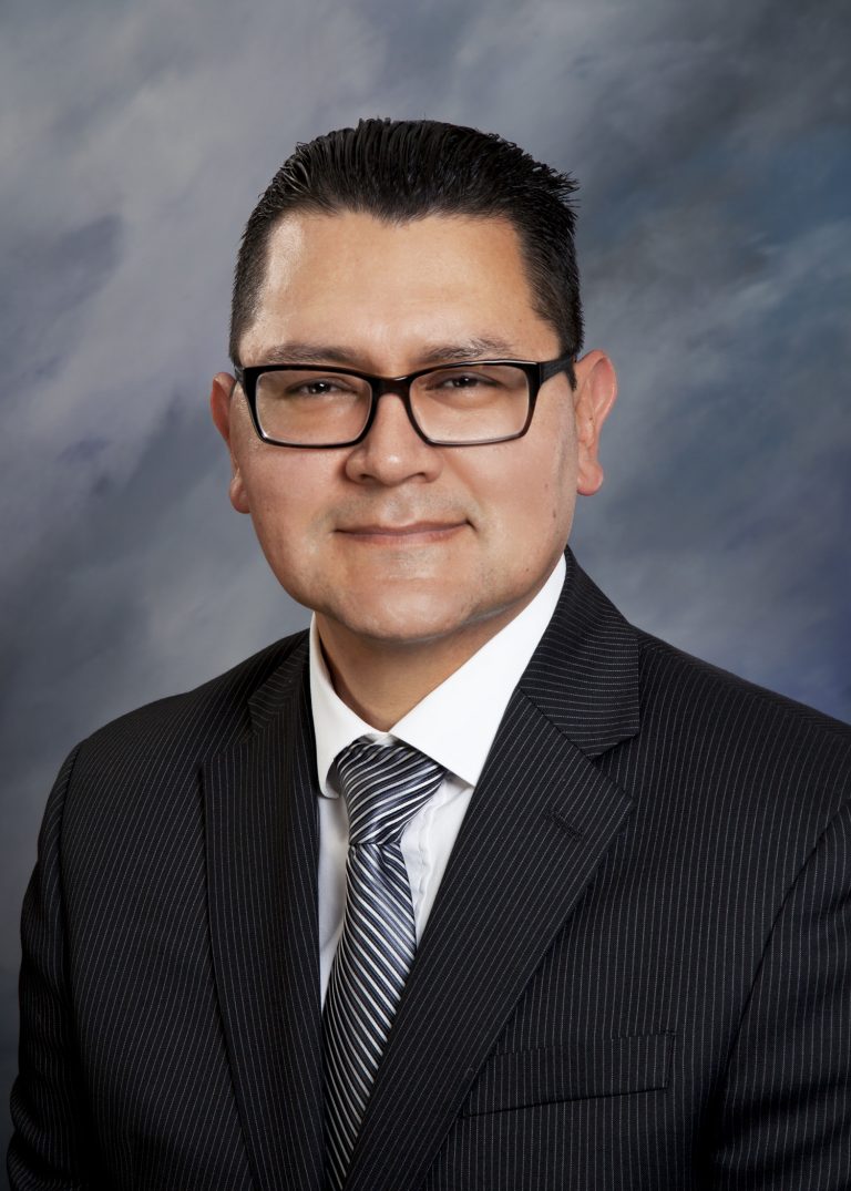 Miguel Ángel López implanta novedoso sistema para atención del parkinson en EU