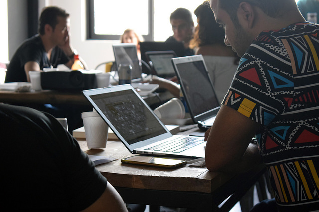 En México hay 71.3 millones de usuarios de Internet y 17.4 millones de hogares con conexión