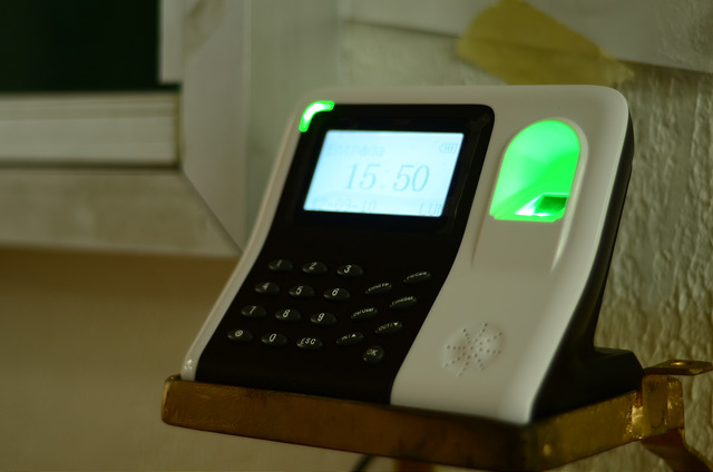 Ayuntamiento de Aguascalientes instalará checadores para vigilar a servidores públicos