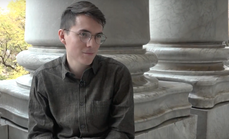 Para mí la escritura ha sido una herramienta de autoconocimiento: Emiliano Álvarez