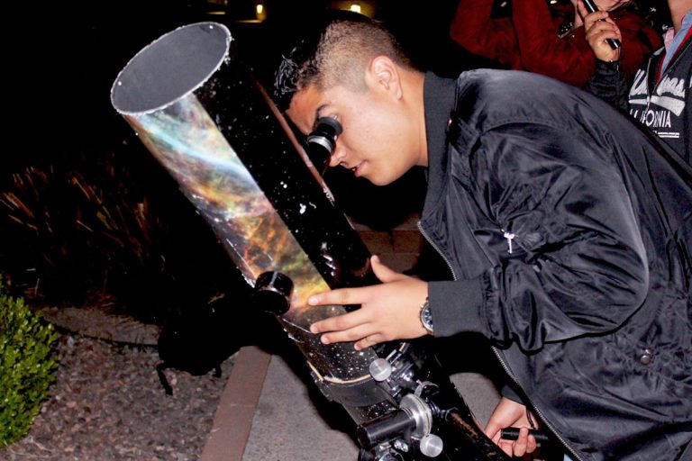 Más de 200 asistentes en la observación científica Descubre la Noche en Aguascalientes