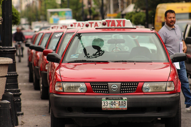 En pausa, el proceso para revocar las concesiones de taxi en Aguascalientes