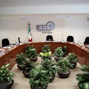 26517687983_cf30b0f6df_z