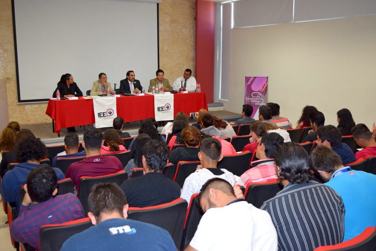 Se lleva a cabo el Conversatorio para el Diálogo con Jóvenes, en la UTR