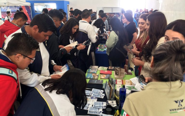 Primera Feria de Becas Universitarias en Aguascalientes