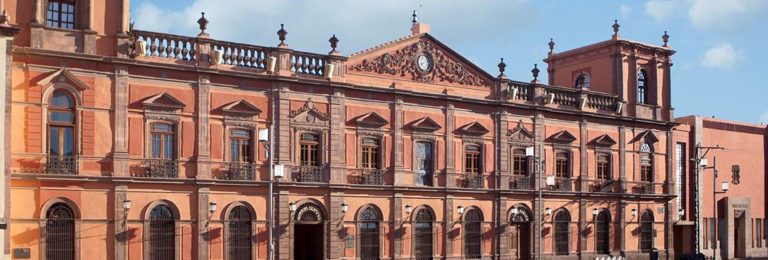 Discuten expertos en ciencias sociales problemáticas en México