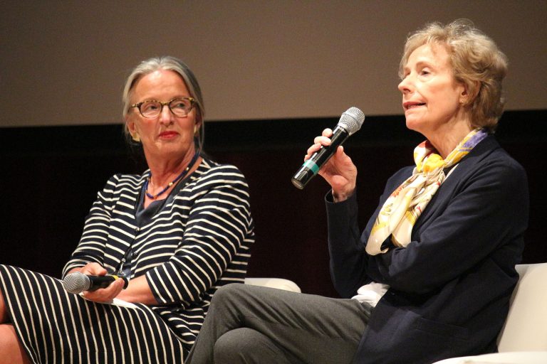 Discursos manipulan la verdad para controlar las emociones: Ute Frevert