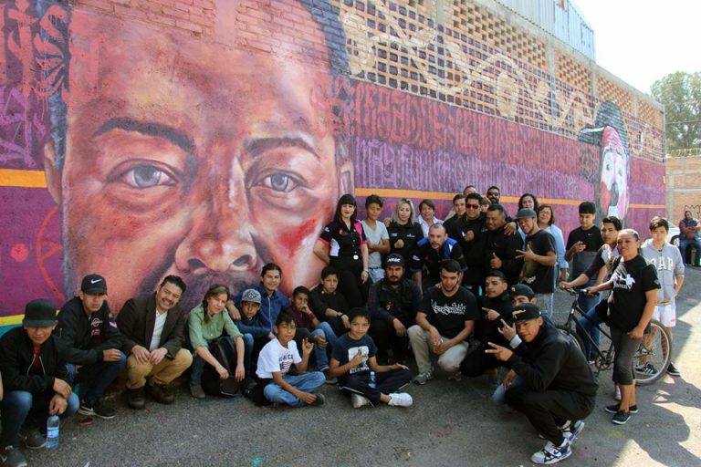Colectivo y jóvenes de Potreros del Oeste en Aguascalientes intervienen espacio mural con obra de graffiti