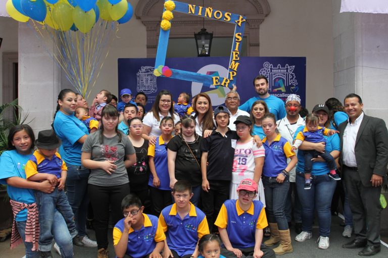 Niños por siempre realizó actividades en Palacio Municipal de Aguascalientes