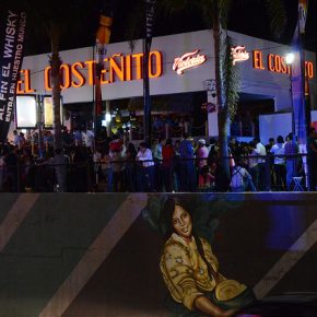 14027022955_4c2c0302e5_z