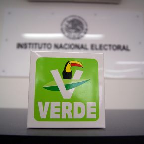 22511871677_812e090de2_z