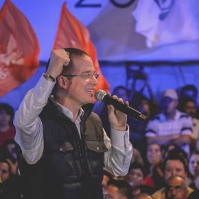 25639693518_51719e906a_z