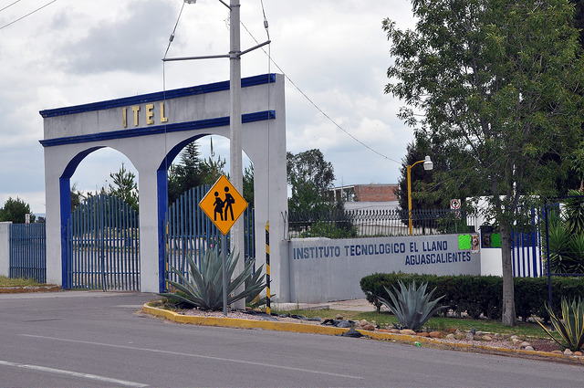 114 estudiantes del Tecnológico El Llano, Aguascalientes, se graduaron