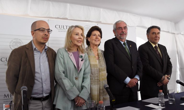 Convocan al Premio Internacional Carlos Fuentes a la Creación Literaria en Idioma Español