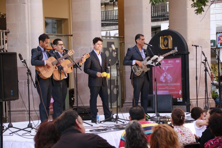 Autónoma de Aguascalientes realiza encuentro de rondallas para celebrar el Día de las Madres