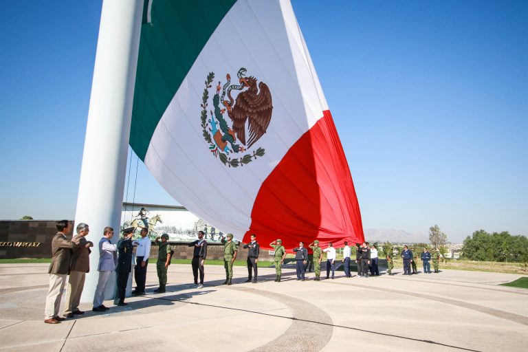Honores a la Bandera en primaria de La Florida