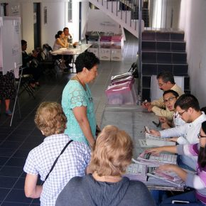 27213832540_ba4a6831e2_z