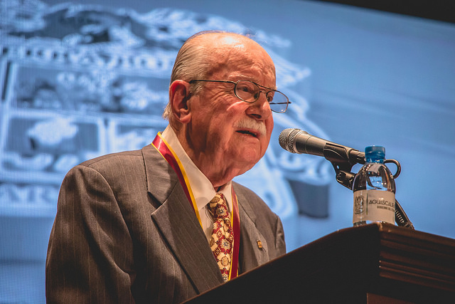 Entregan Premio Aguascalientes a Alfonso Pérez Romo