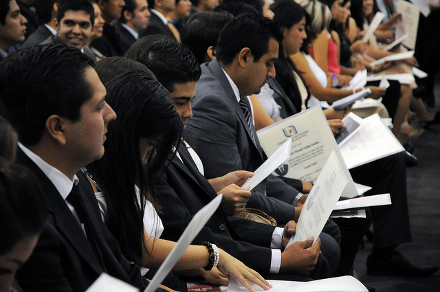 Analizan empleabilidad de los egresados universitarios