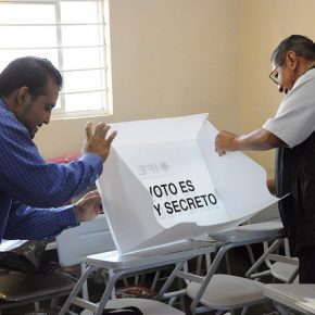 7482996936_a37e54ff3a_z