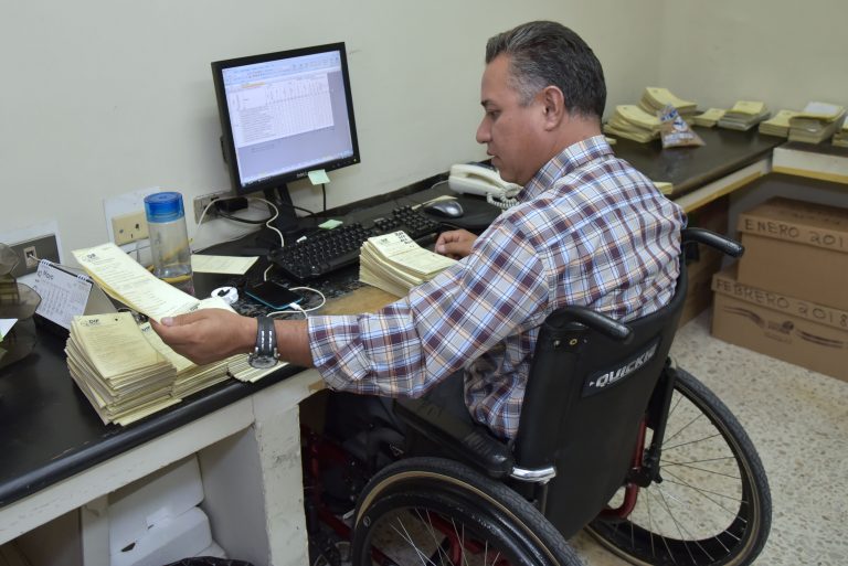 Contemplan incrementar del 2 al 3% la planta laboral de personas con discapacidad, en los gobiernos estatal y municipales en Aguascalientes