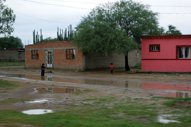 Niega Morena Aguascalientes intercambiar apoyo a afectados por lluvias a cambio de instalar lonas