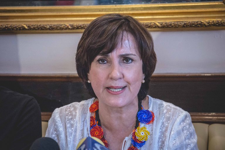 Hay que cambiar las reglas del juego: Patricia Mercado