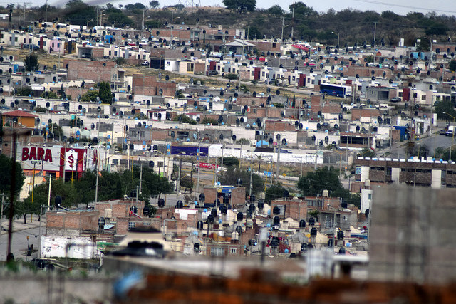 Grave problema de hacinamiento y pobreza viven en colonias del II distrito federal de Aguascalientes