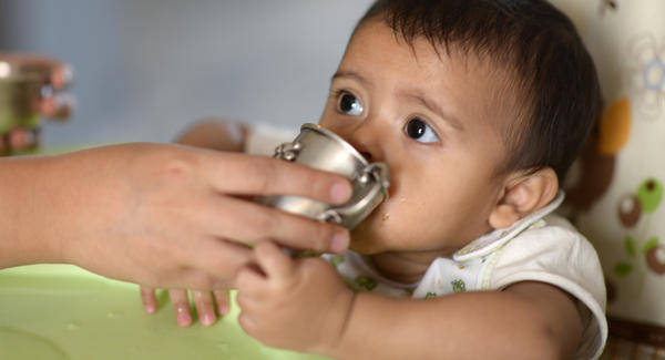 Madres medican a sus hijos sin prescripción médica