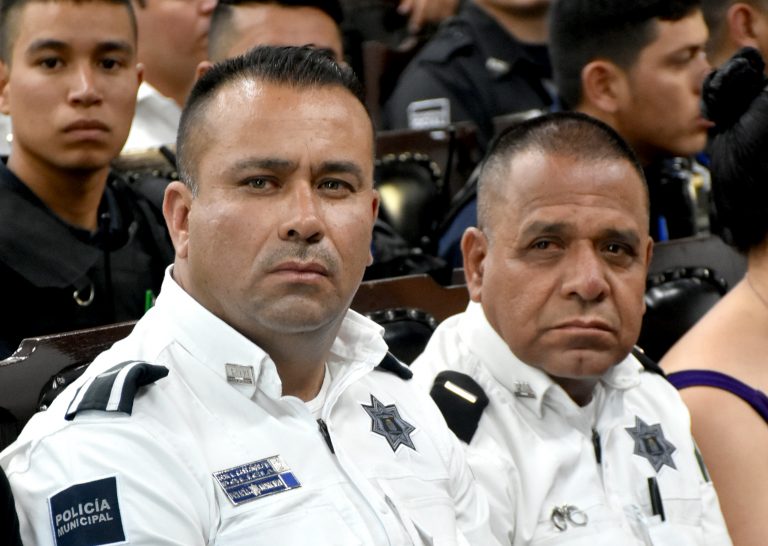 Entregan Bono del Mes a dos policías municipales de Aguascalientes
