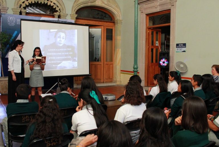 Se presenta en el Archivo Histórico la vida y obra de la escritora Rosario Castellanos