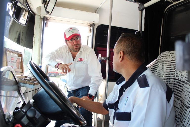 Lozano Rivera Río se reúne con urbaneros