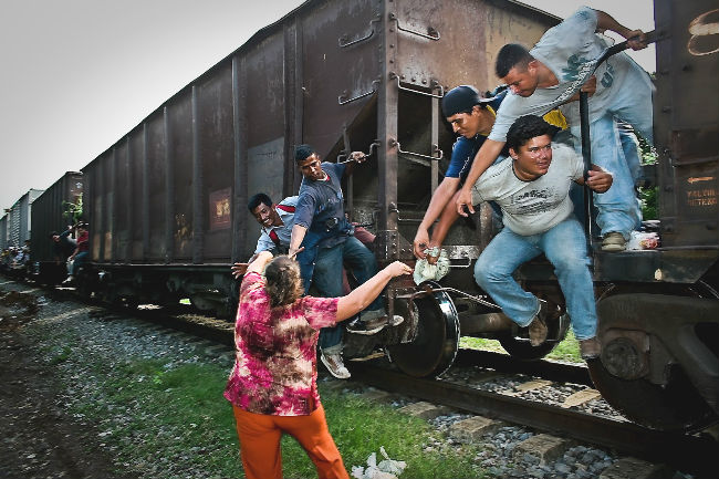 Donativos a Las Patronas serán permanentes en la UAA