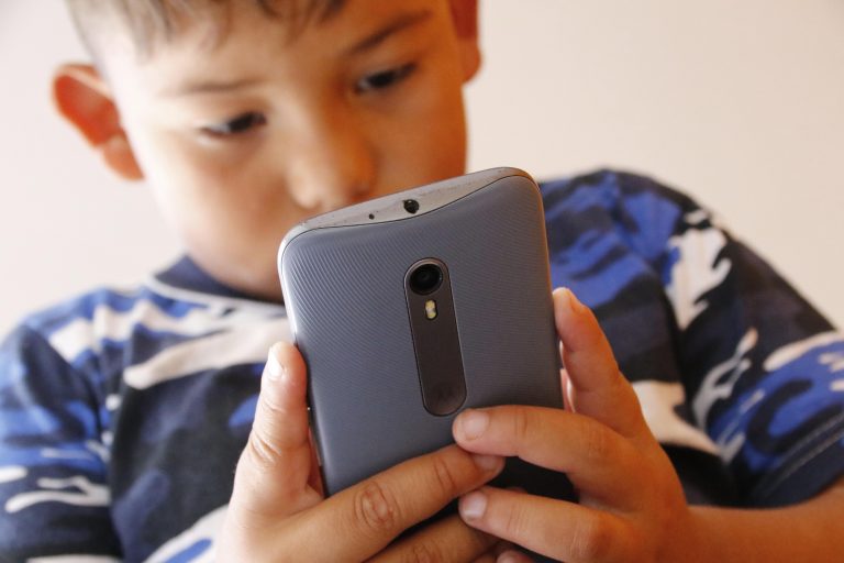 Estudian en la Autónoma de Aguascalientes posibles afectaciones por uso de dispositivos electrónicos digitales