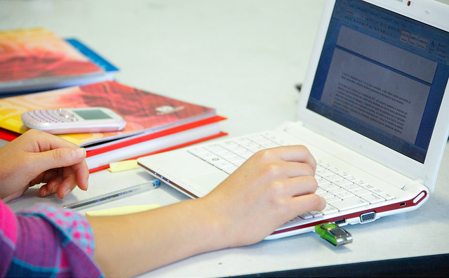 Desarrollan chatbot para detectar riesgos de suicidio