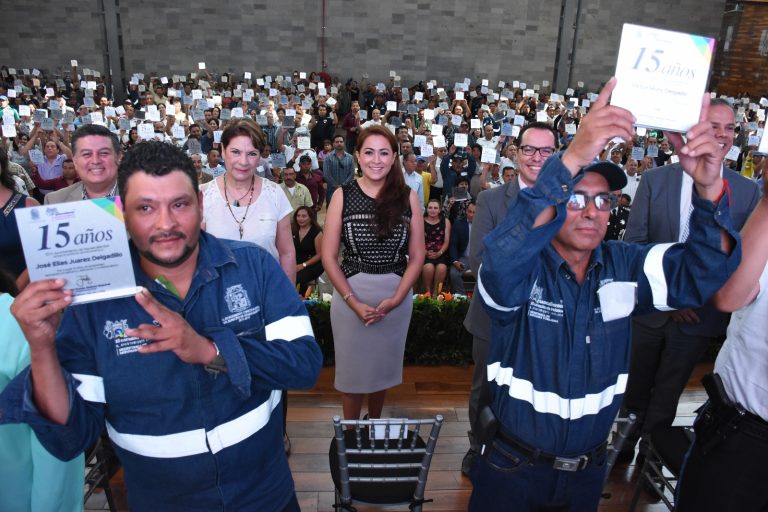 Reconocen antigüedad laboral de 603 servidores públicos del municipio de Aguascalientes
