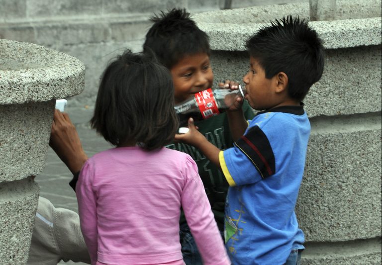 Denisse / Tres guineas