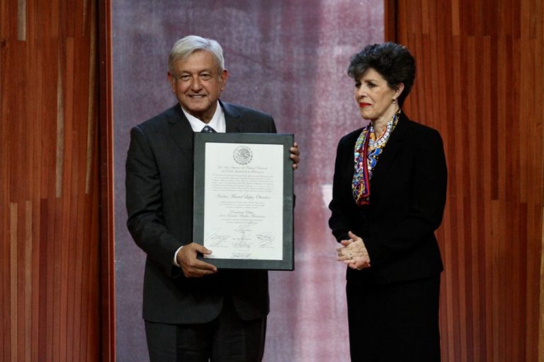 Entregan constancia de Presidente Electo a Andrés Manuel López Obrador