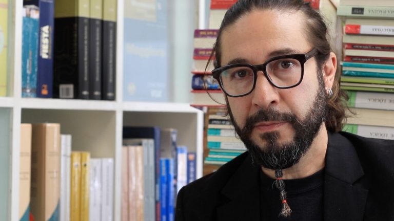 La poesía es una contraseña que puede llevar a abrir muchas puertas | Entrevista a Edson Lechuga, acerca de Ná ax ni