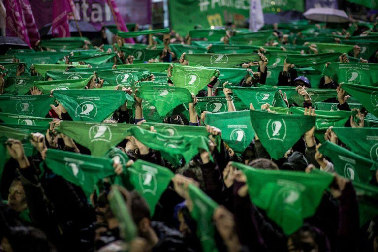 Poner el cuerpo / Tres guineas