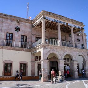 23867960327_db1a705ea5_z