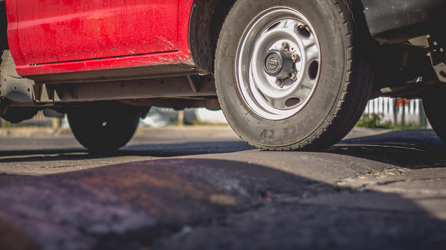 A la baja, venta de vehículos ligeros 