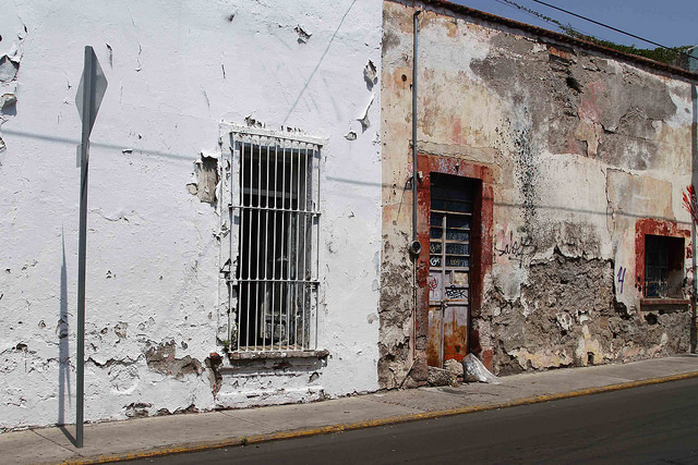 Paracaidistas ocupan viviendas en Aguascalientes con riesgo estructural