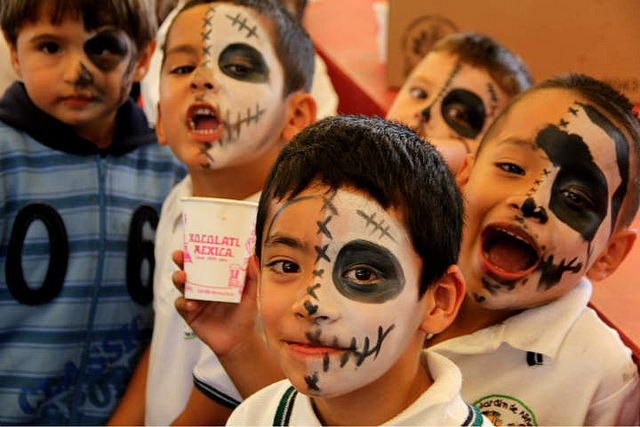 Maquillajes de terror y encanto en Día de Muertos