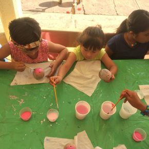 Tarde de café hogar de la niña 4