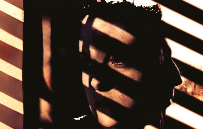 Lo cotidiano puede esconder historias terribles / Entrevista a Pablo Lazo, acerca de El hombre de la torre